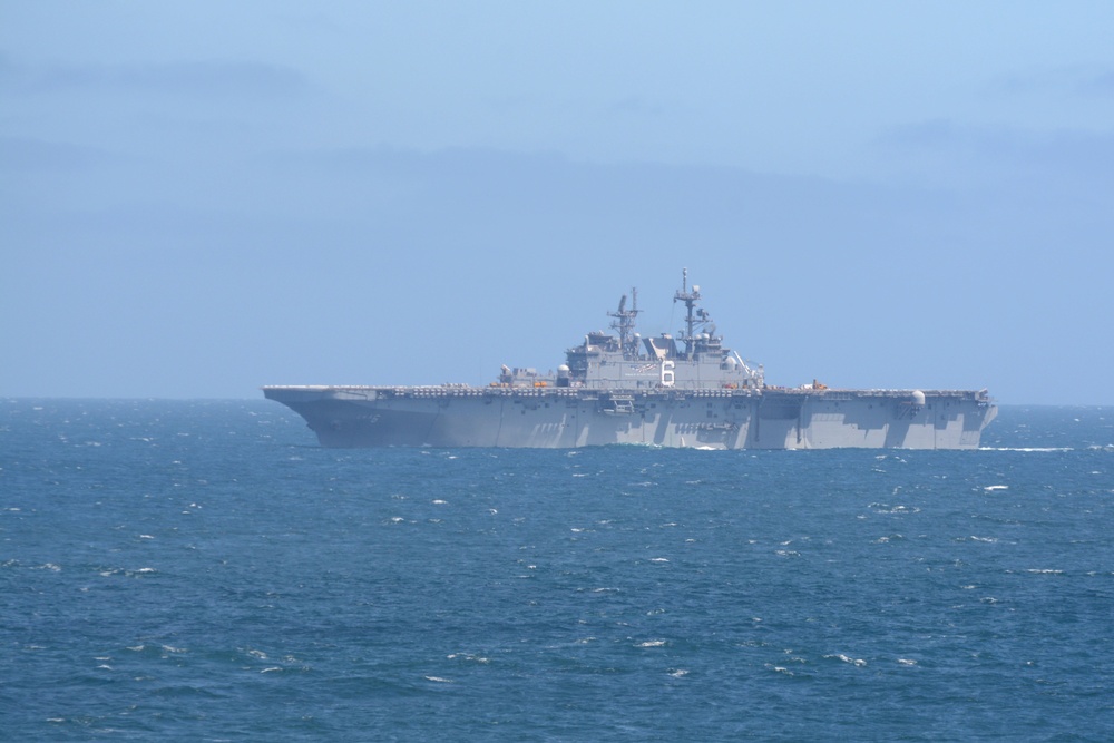 USS Comstock (LSD 45) Conducts Replenishment at Sea