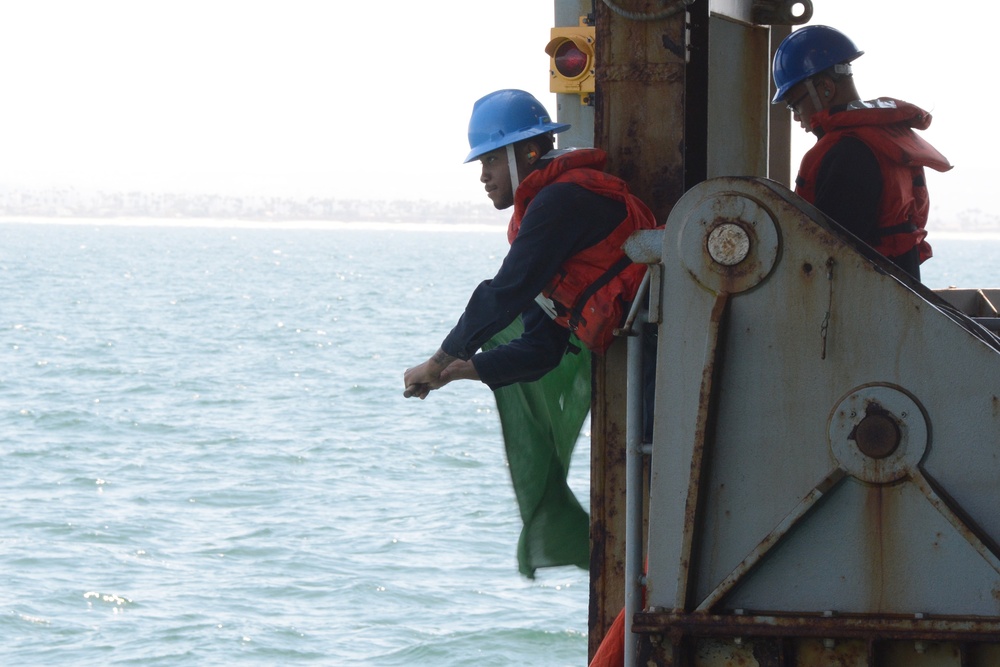 USS Comstock (LSD 45) Conducts LCU Operations