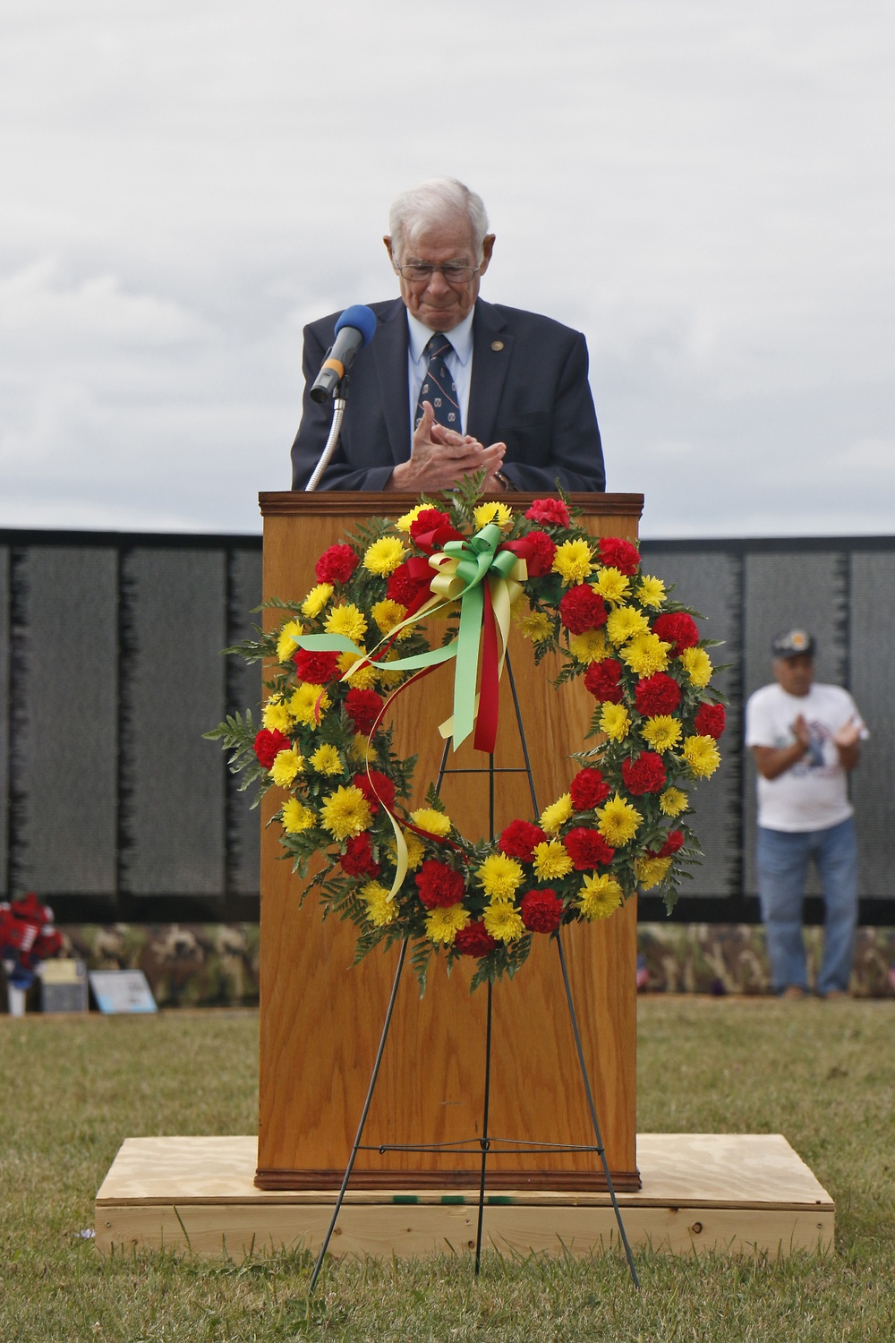 Memorial service held at Moving Wall display on Sackets Harbor Battlefield