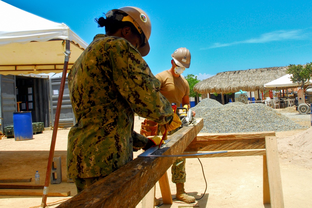 U.S. Navy Builds School for Indigenous Colombians