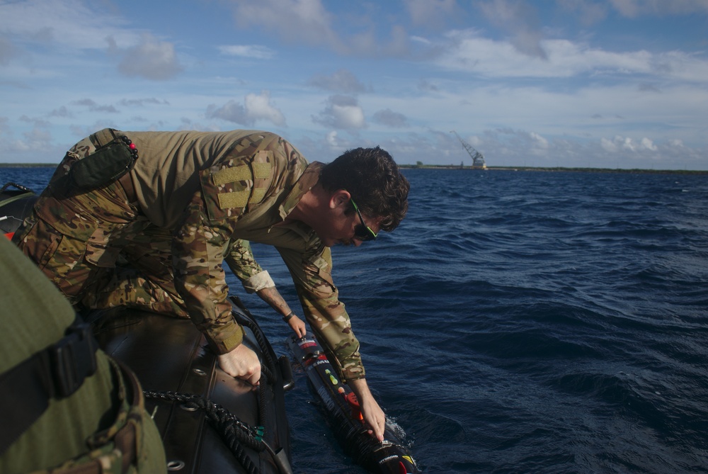 U.S., Allied Forces conduct MK 18 MOD 1 UUV Training Evolution during Exercise HYDRACRAB