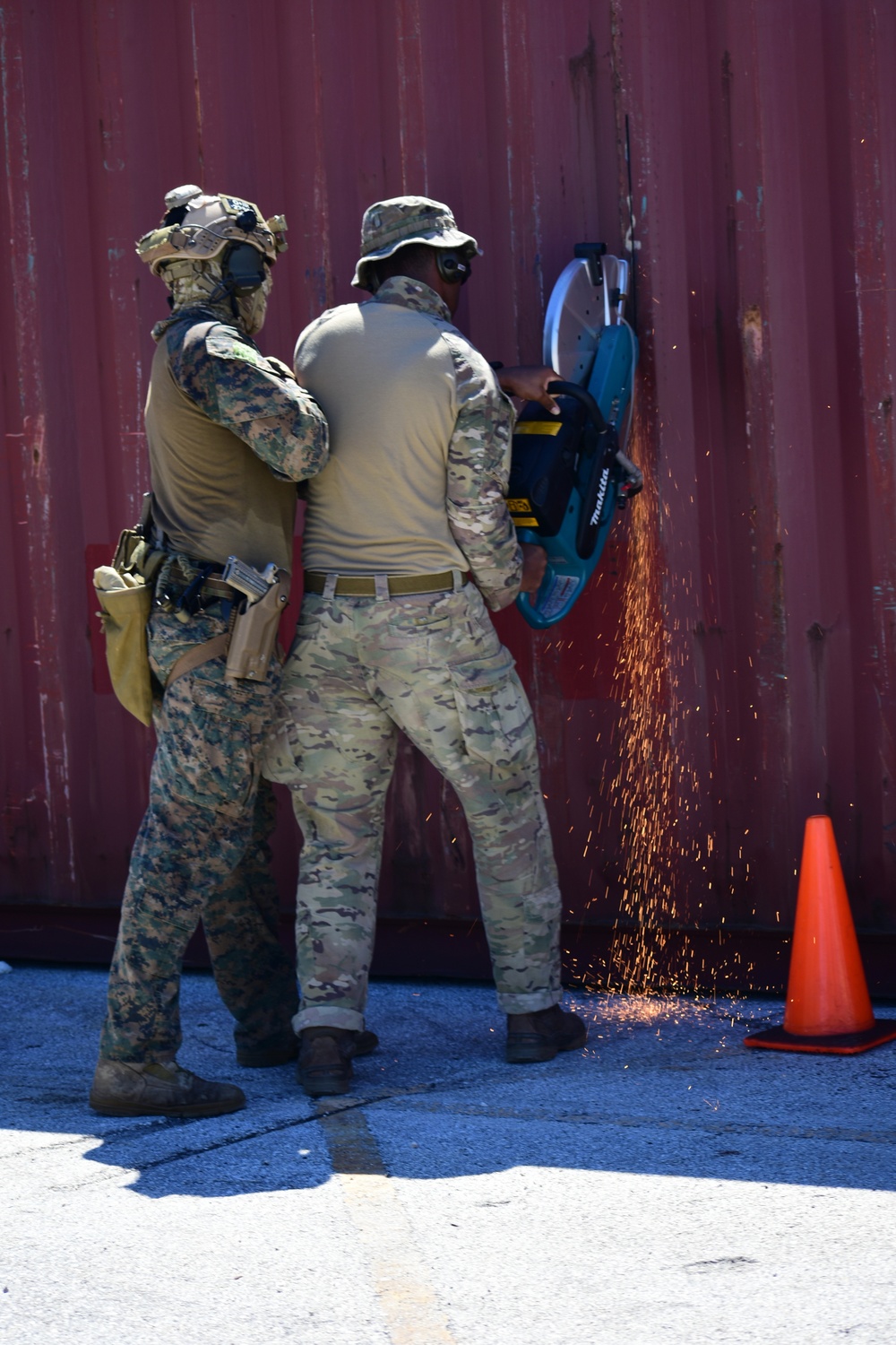 U.S., Allied Forces conduct explosive-breaching knowledge exchange during HYDRACRAB 2019