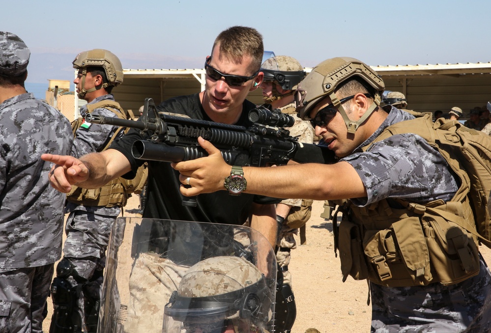 4th LE, Jordanian 77th Marines Battalion train during Exercise Eager Lion 2019