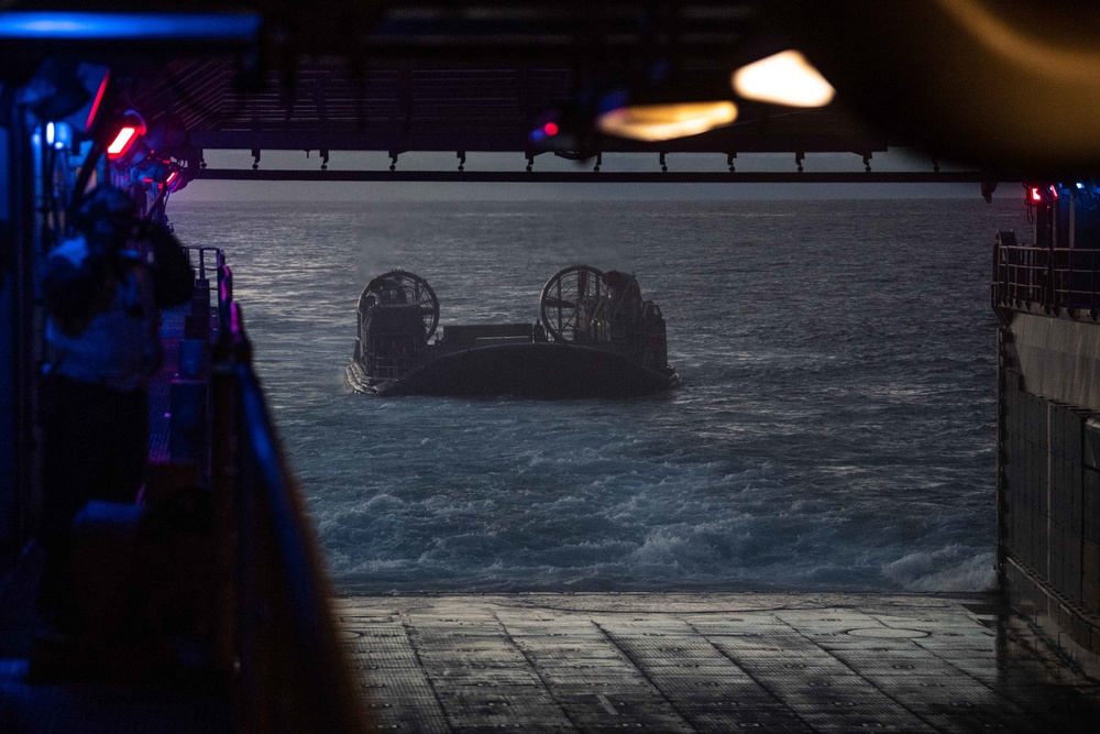 USS Carter Hall Conducts LCAC Operations