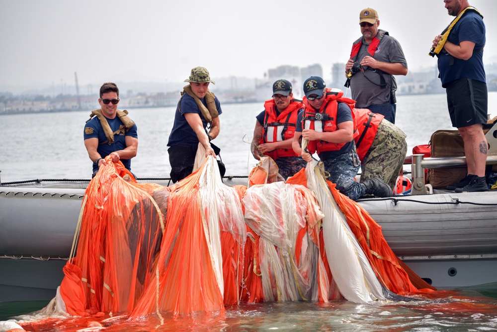 Sailors Recover NASA Parachute