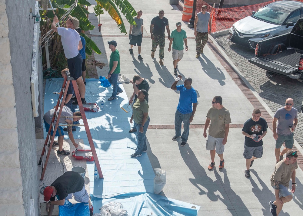 Naval Submarine Base Kings Bay Chief Selectees, Sponsors Paint Submarine Museum