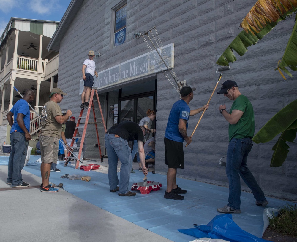 Naval Submarine Base Kings Bay Chief Selectees, Sponsors Paint Submarine Museum