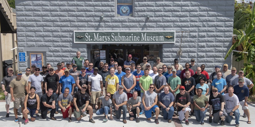Naval Submarine Base Kings Bay Chief Selectees, Sponsors Paint Submarine Museum
