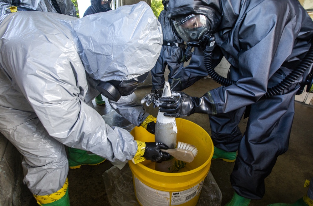 MWHS-1 CBRN and MWSS-172 EOD Conduct EOD/Hazmat Response Training