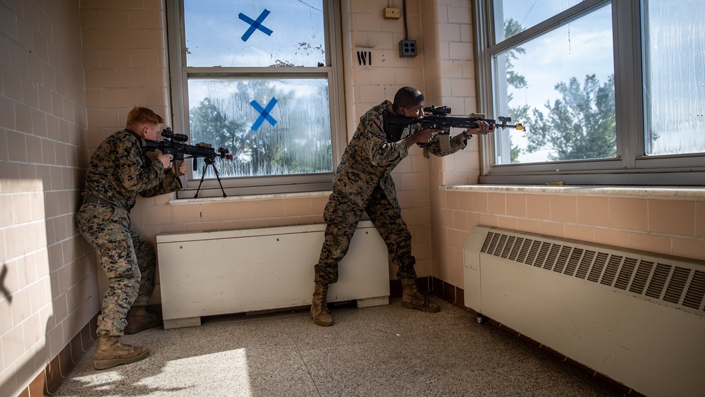 Marine Corps Warfighting Lab experiments with urban combat concepts