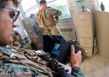 Marine Corps Warfighting Lab experiments with urban combat concepts