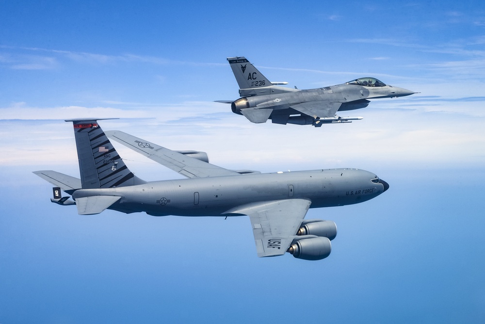 NJ Air National Guard fighter and refueling units perform flyovers for the 2019 Atlantic City Airshow