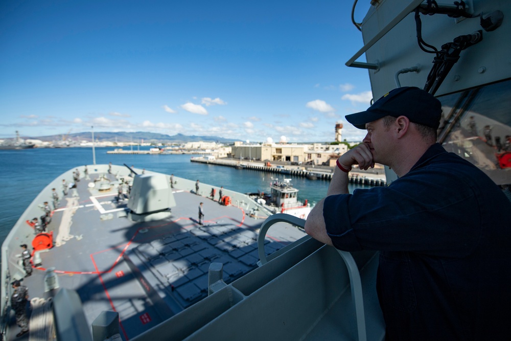 HMAS Brisbane Underway