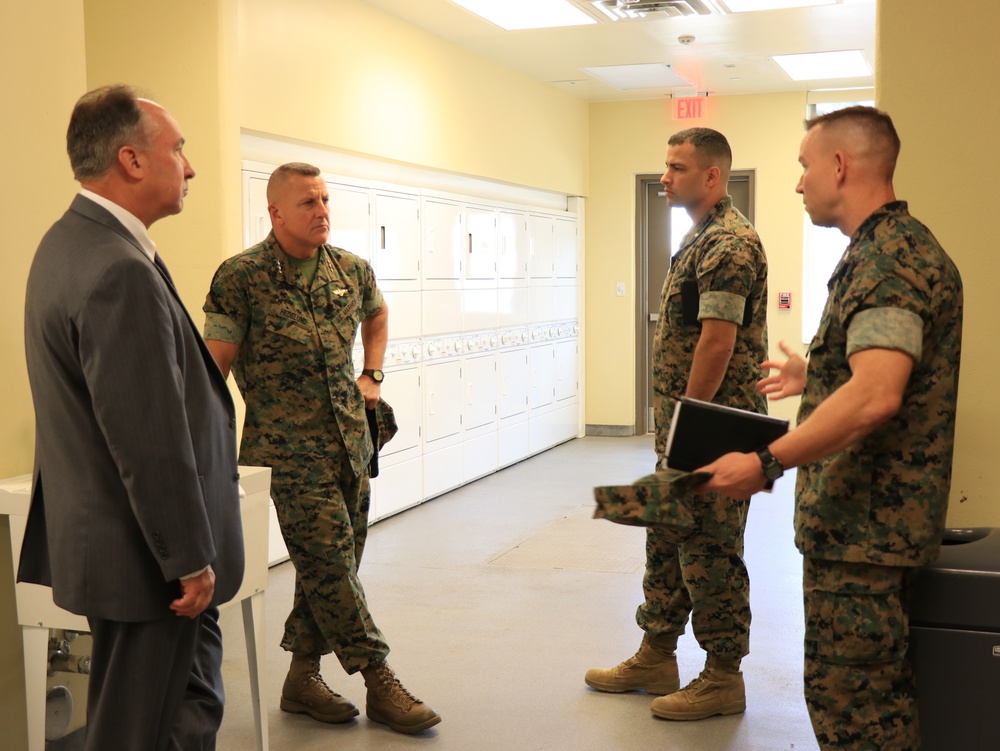 MARFORCOM Commander visits Marine Corps Security Force Regiment