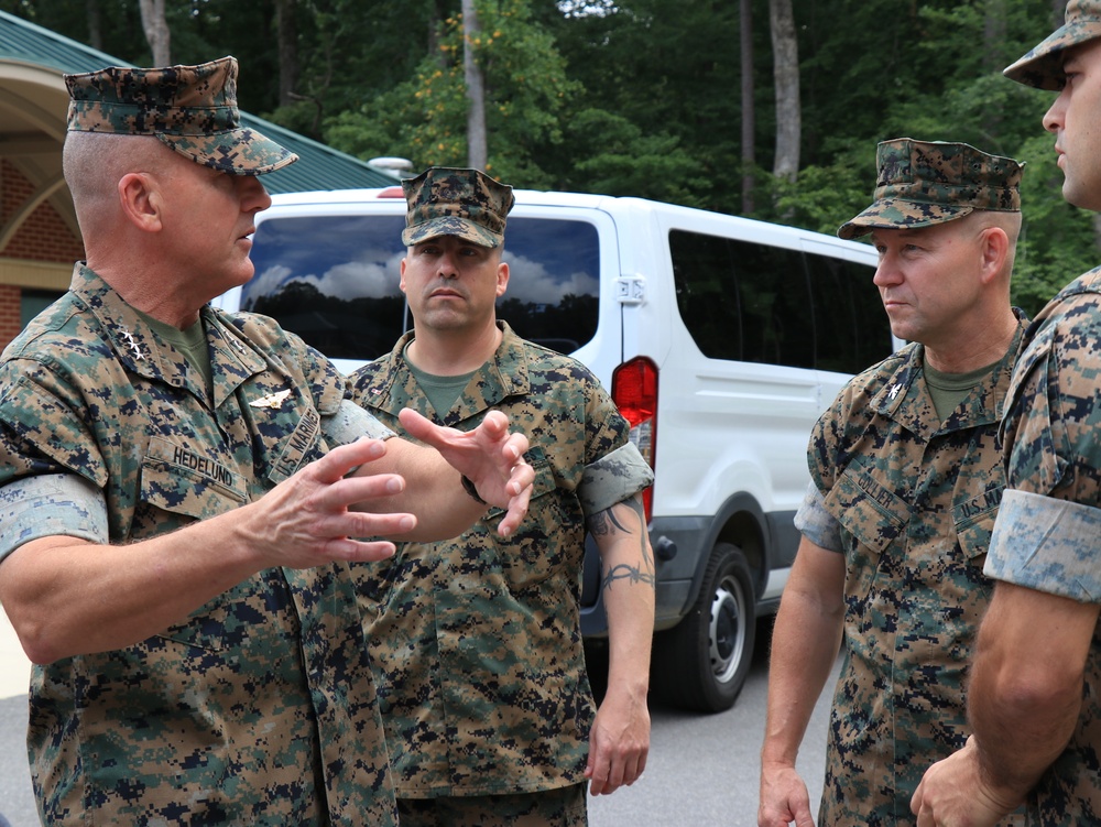 MARFORCOM Commander visits Marine Corps Security Force Regiment