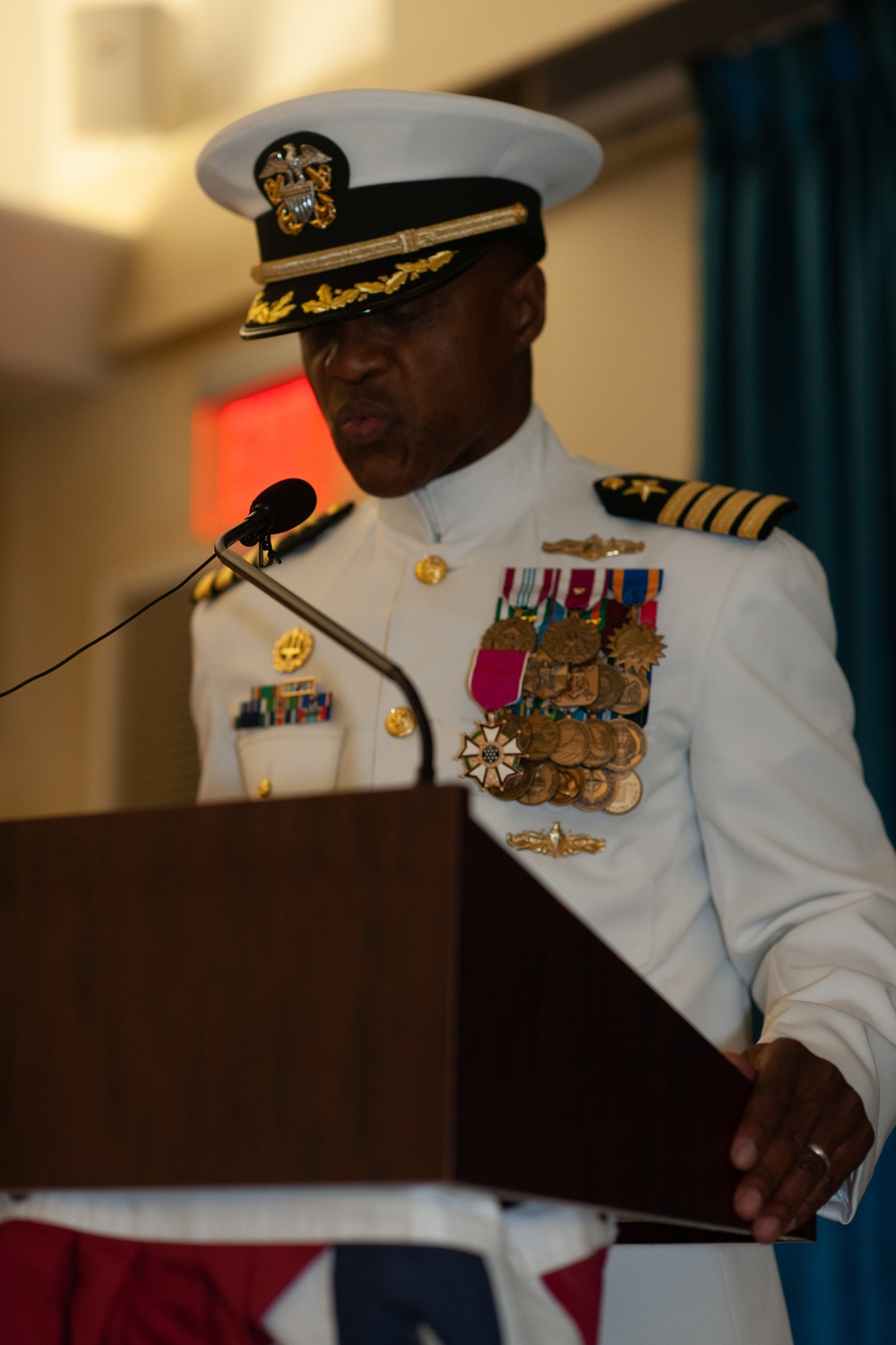 NIOC TEXAS HOLDS CHANGE OF COMMAND