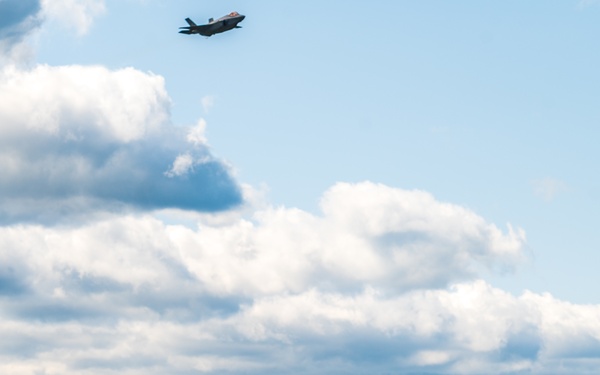 F-35 Demo Team soars over New York Airshow