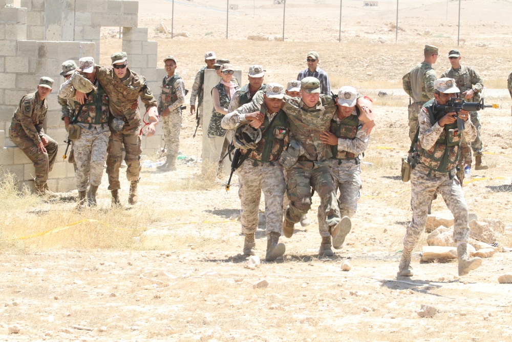 American, Jordanian soldiers conduct medevac training