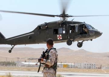 American, Jordanian soldiers conduct medevac training
