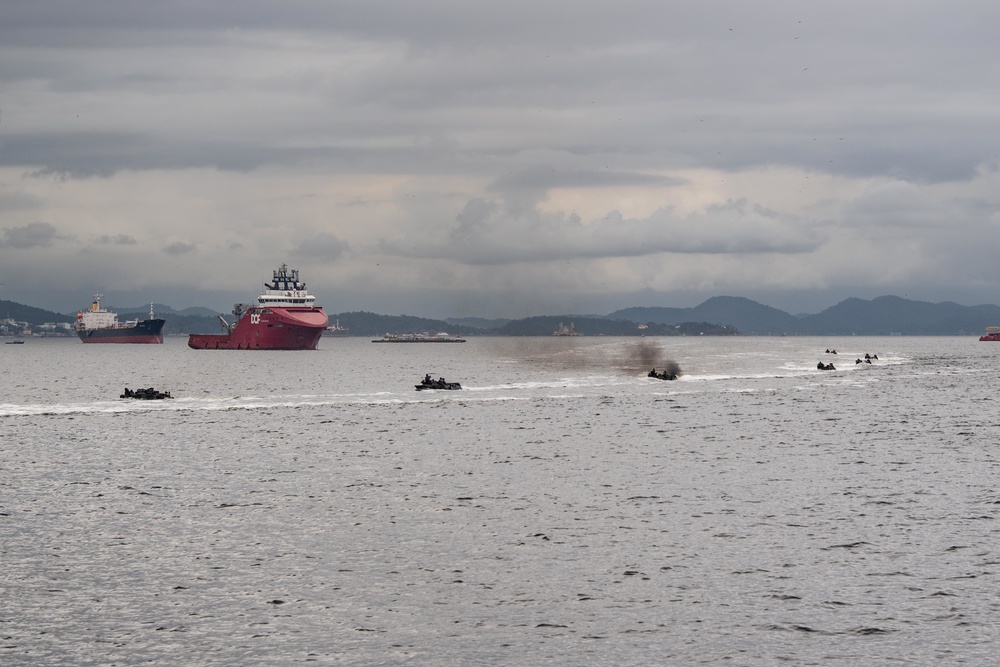 USS Carter Hall (LSD 50) Conducts AAV Operations During UNITAS LX