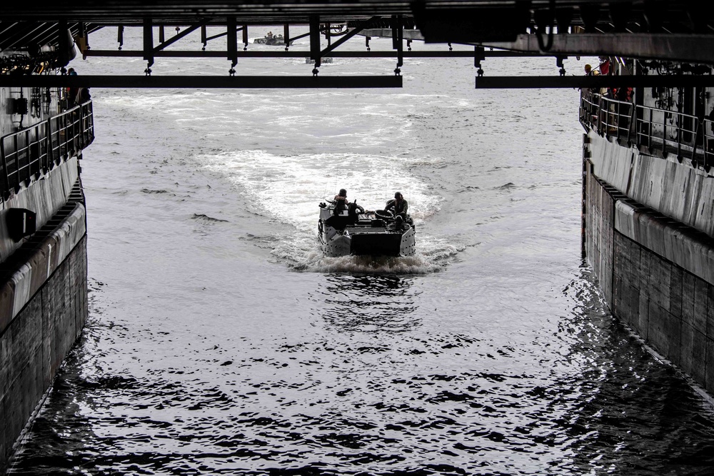 USS Carter Hall (LSD 50) Conducts AAV Operations During UNITAS LX