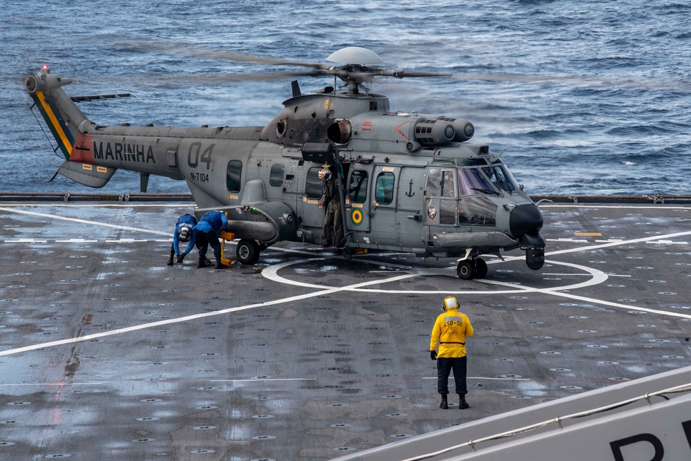 USS Carter Hall (LSD 50) Conducts Helicopter Operations during UNITAS LX