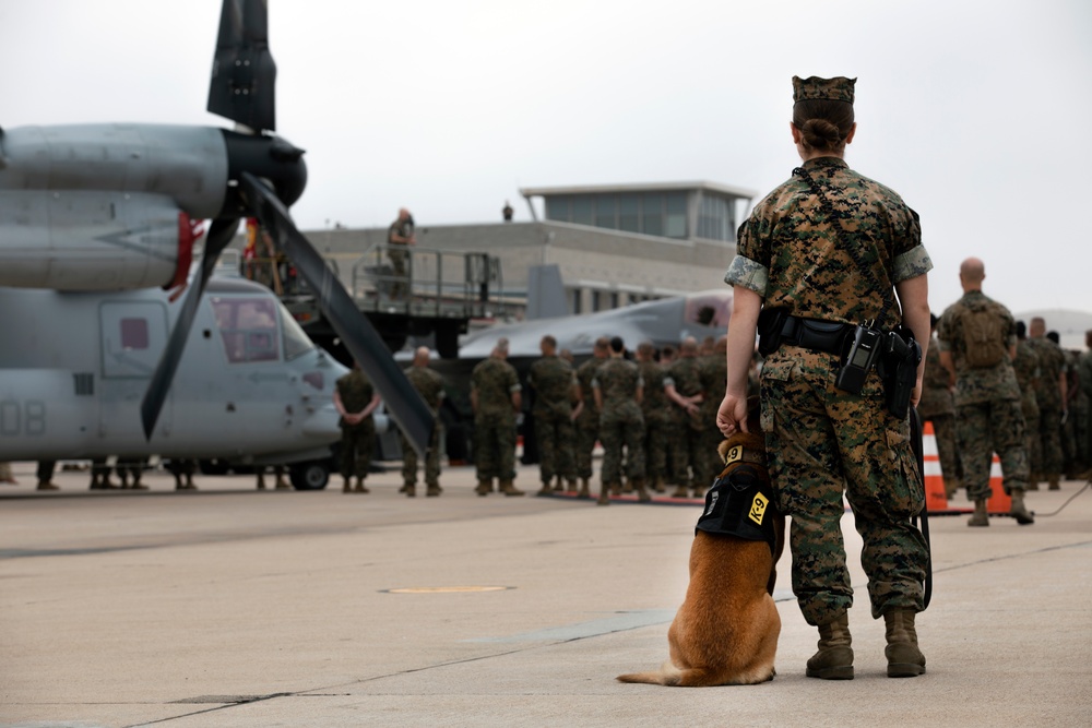 A forward glance: Commandant of the Marine Corps visits MCAS Miramar