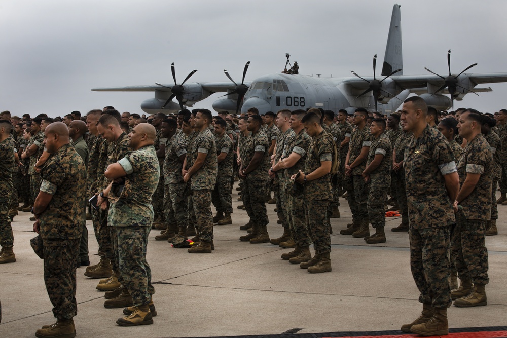 A forward glance: Commandant of the Marine Corps visits MCAS Miramar