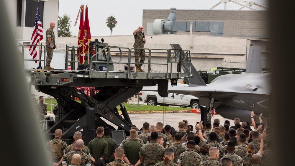 Commandant and Sgt. Maj. of the Marine Corps visit MCAS Miramar