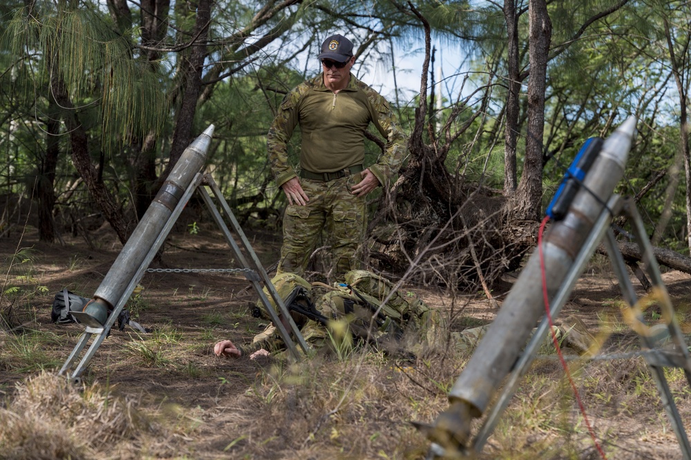 EODMU-5, Australian Clearance Diving Team One conduct direct-action tactical maneuvering during HYDRACRAB