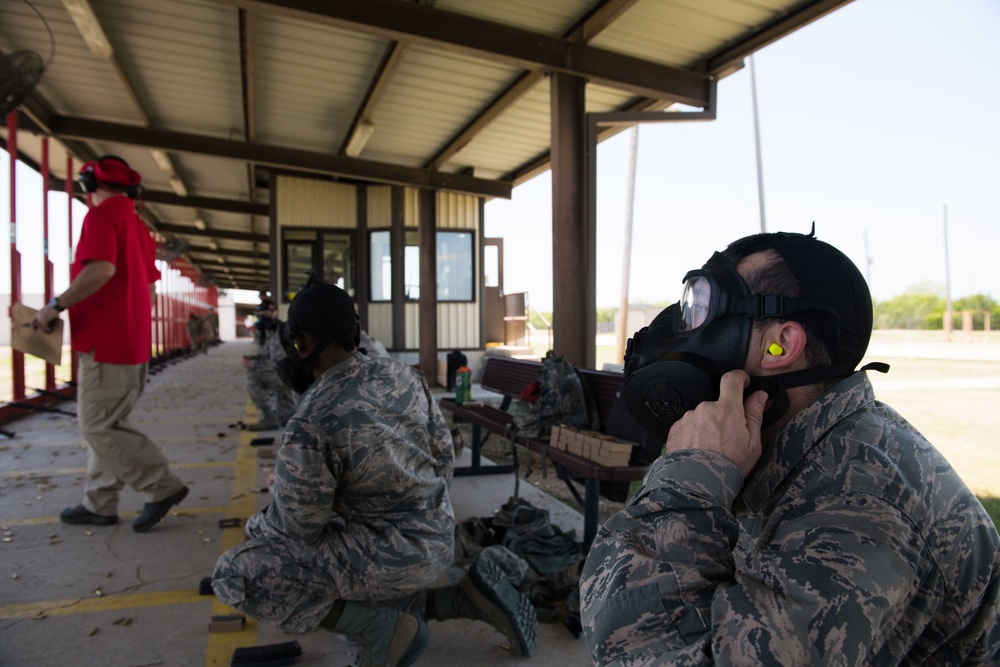 First BMT trainees experience M-4 training and qualification