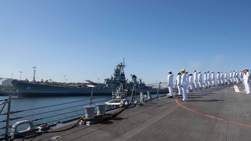 Spruance Sailors arrive to Fleet Week Los Angeles