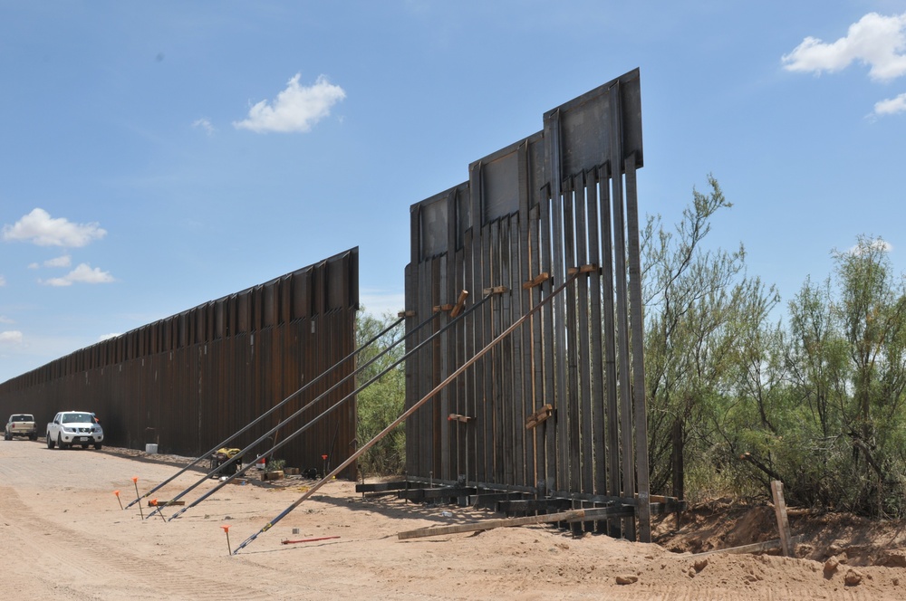 Corps supports border barrier installation near Columbus, New Mexico