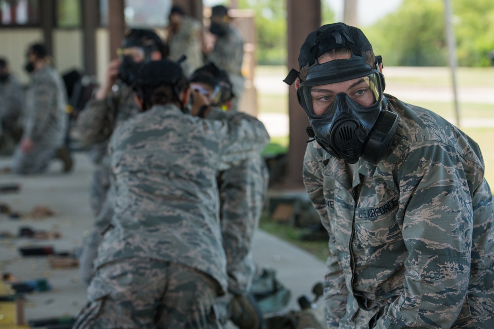 First BMT trainees experience M-4 training and qualification