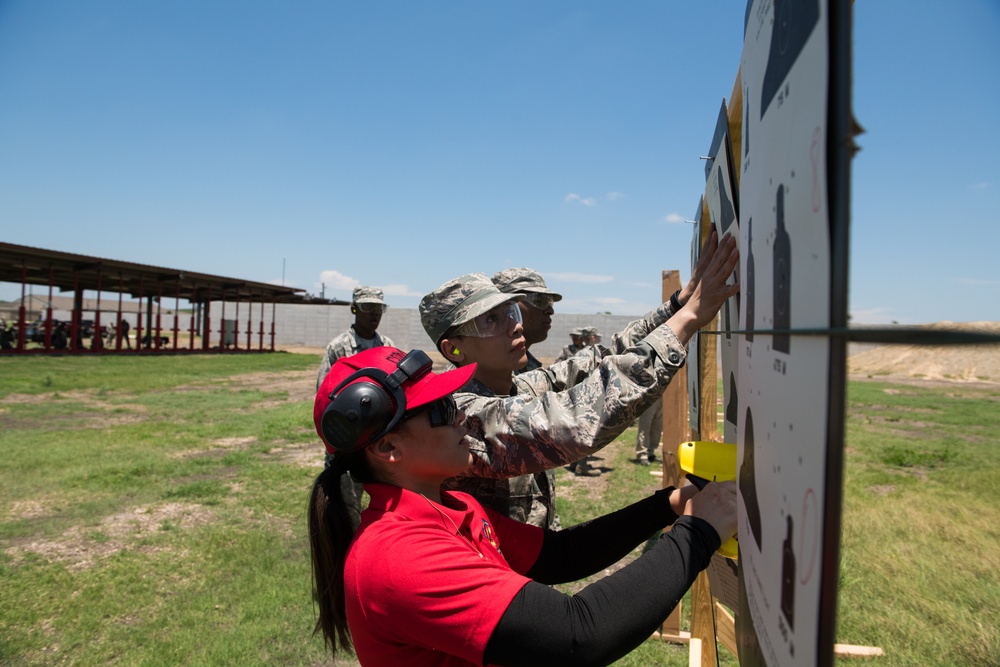 First BMT trainees experience M-4 training and qualification