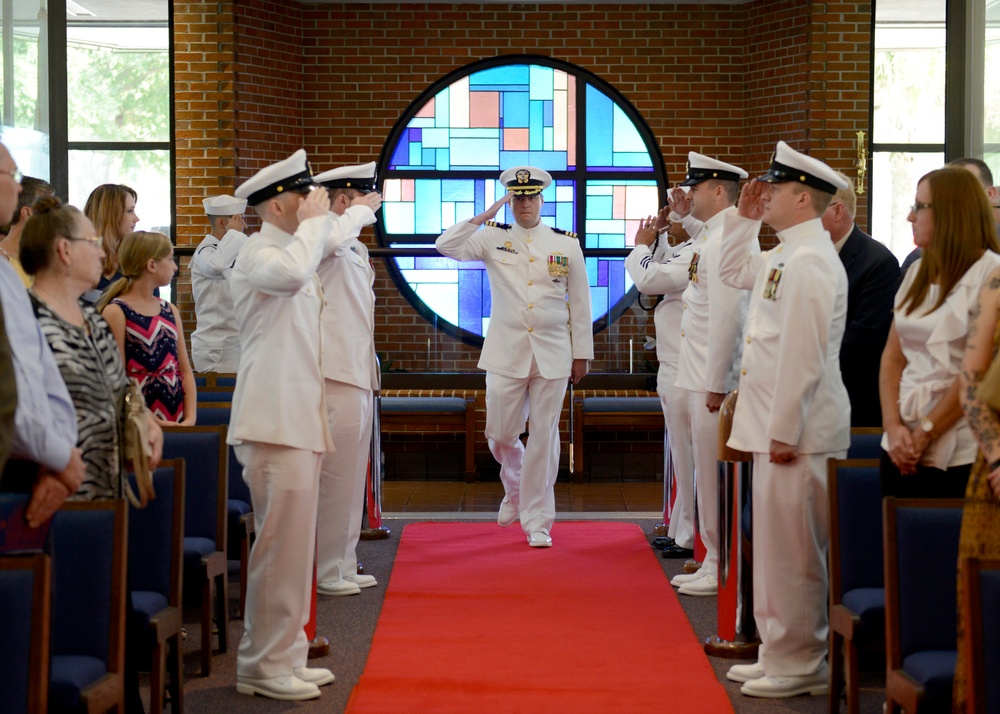 USS Tennessee (SSBN 734) (Gold) Holds Change of Command