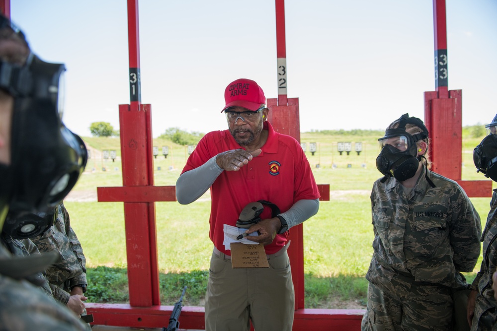 First BMT trainees experience M-4 training and qualification