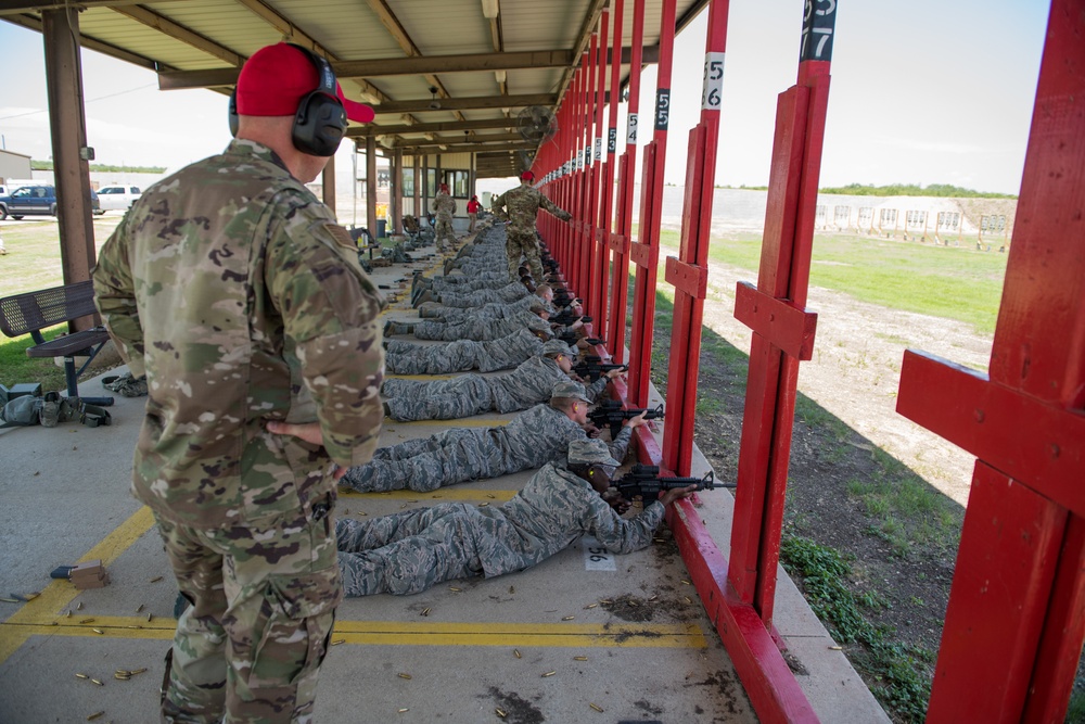 First BMT trainees experience M-4 training and qualification