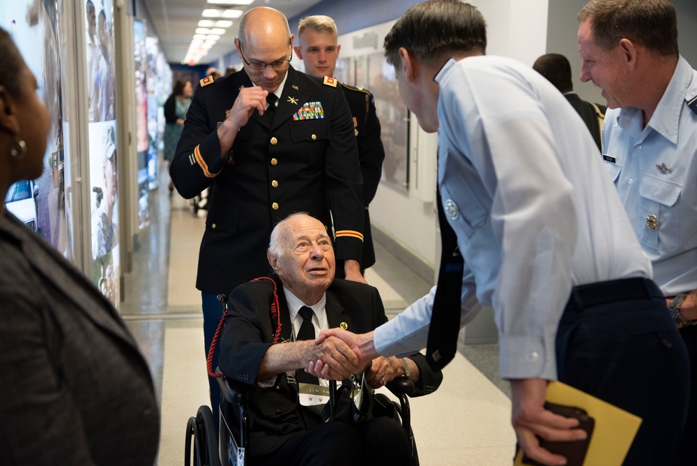 WWII Veteran Herman Zeitchik visits the Pentagon