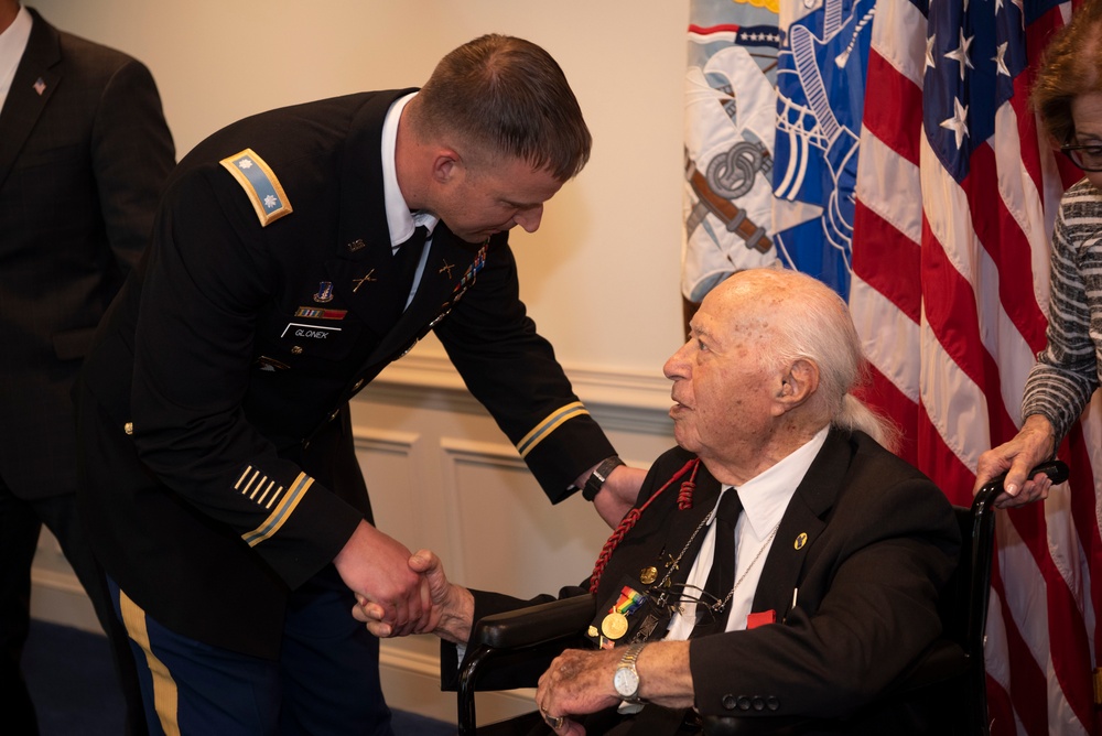 WWII Veteran Herman Zeitchik visits the Pentagon