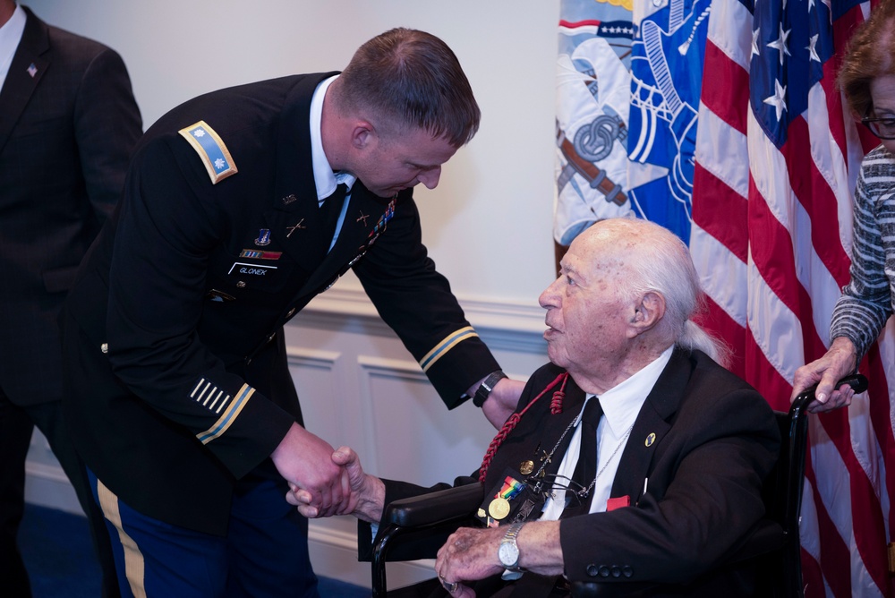 WWII Veteran Herman Zeitchik visits the Pentagon