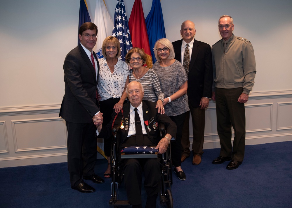 WWII Veteran Herman Zeitchik visits the Pentagon