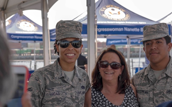 Service Memebers and Veterans Visit LA Fleet Week Job Fair