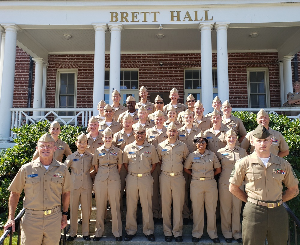 Chaplain Candidates Learn about Naval Service
