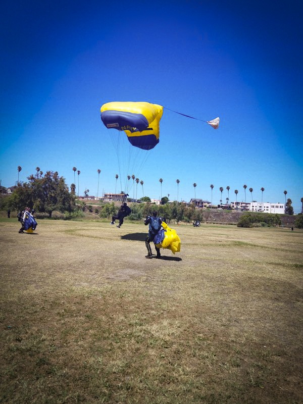 Mayor of Los Angeles, Eric Garcetti parachutes with the U.S. Navy Parachute Team, Leap Frogs