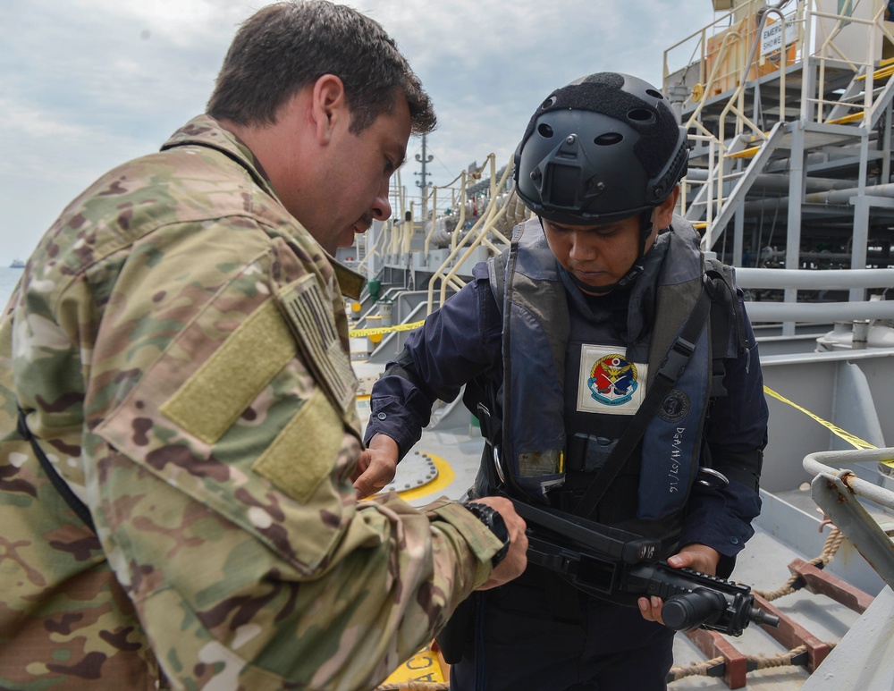 U.S. and Malaysian Coast Guard conduct VBSS training as part of SEACAT 2019