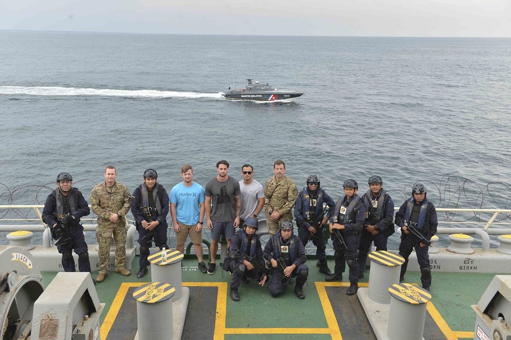 U.S. and Malaysian Coast Guard conduct VBSS training as part of SEACAT 2019