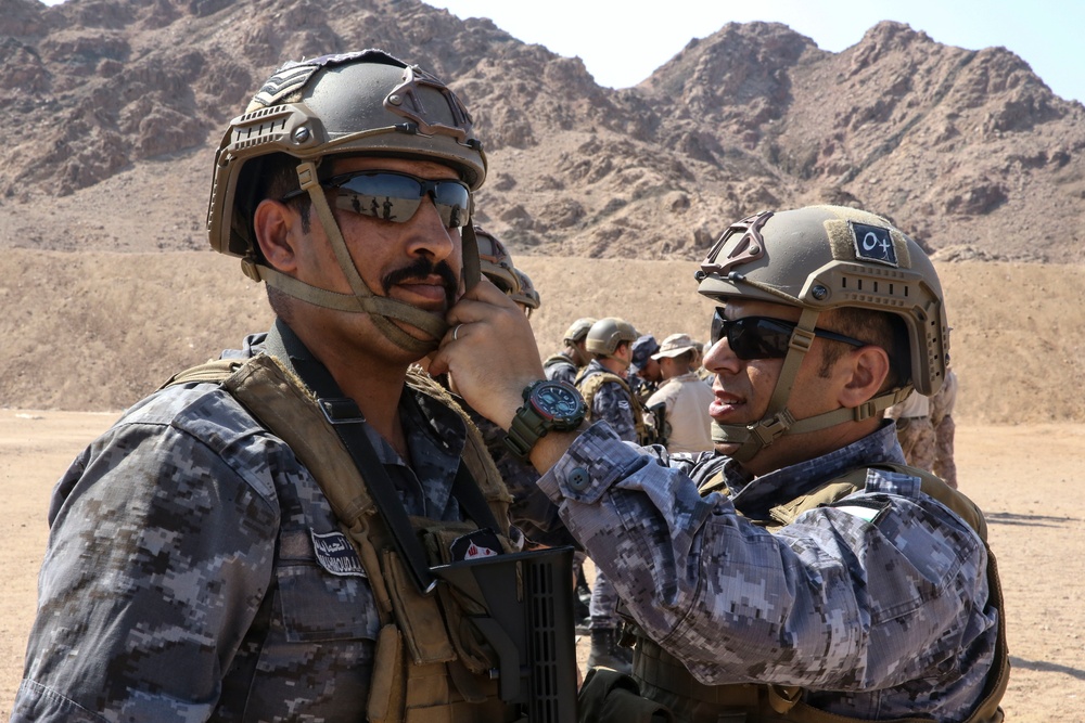 FASTCENT, Jordanian 77th Marines Battalion Conduct Live Fire Exercise