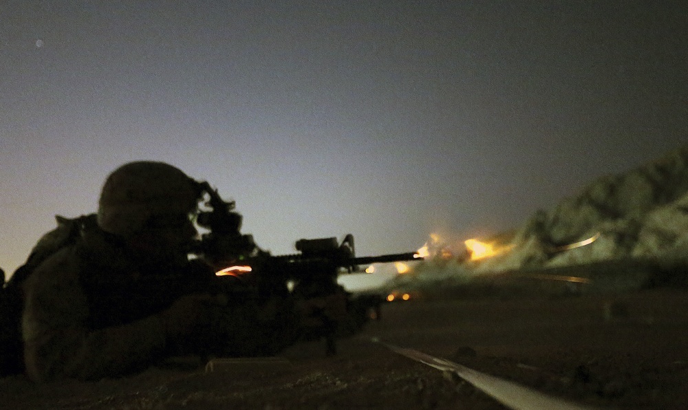 FASTCENT Conducts Low-Light Weapons Training