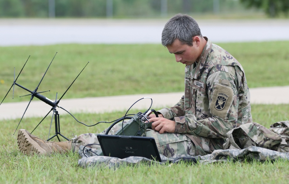 Soldiers Train to Become Special Forces Communications Sergeants